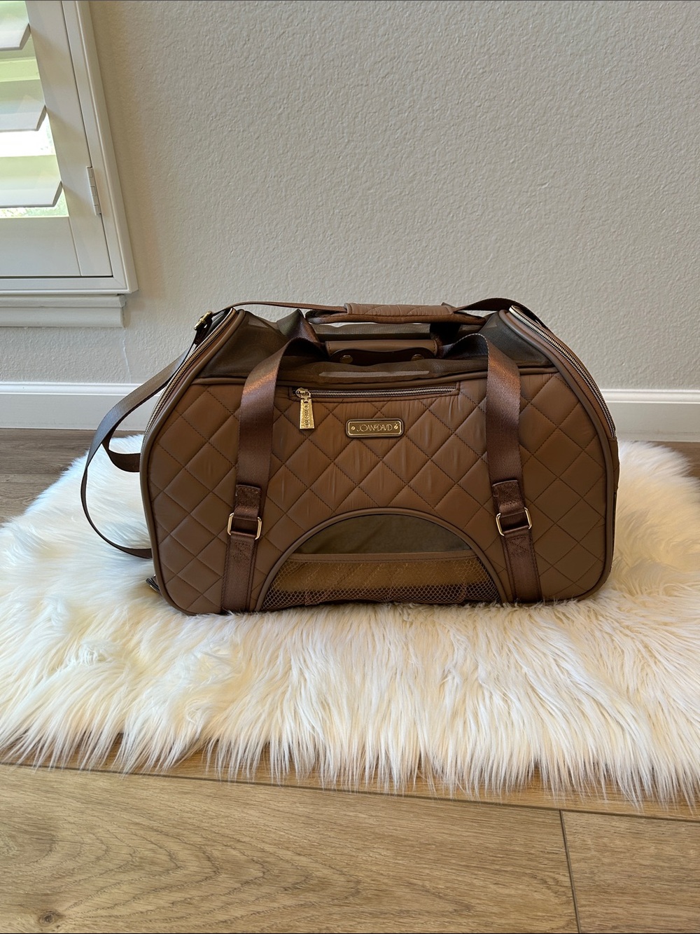 NWOT Joan & David Luxury Travel Pet Cat Or Dog Domed Duffle Carrier